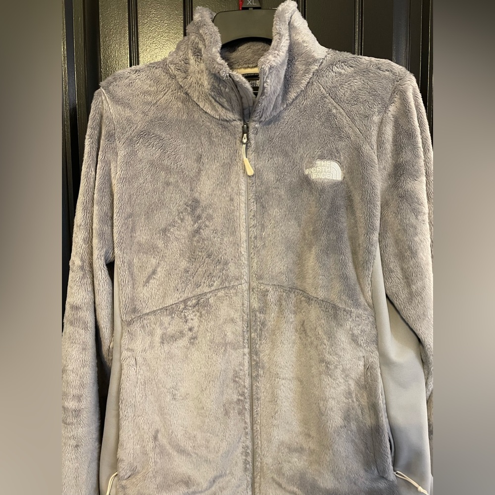 Ladies soft North Face/Femmes Jacket. Size large. Like new.